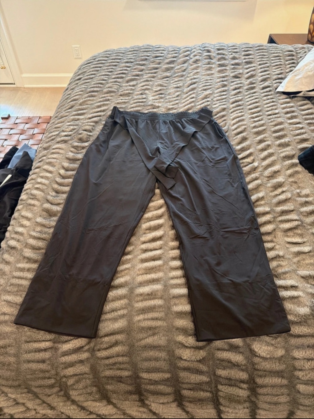 Tahari women’s Black Straight-Leg Pants